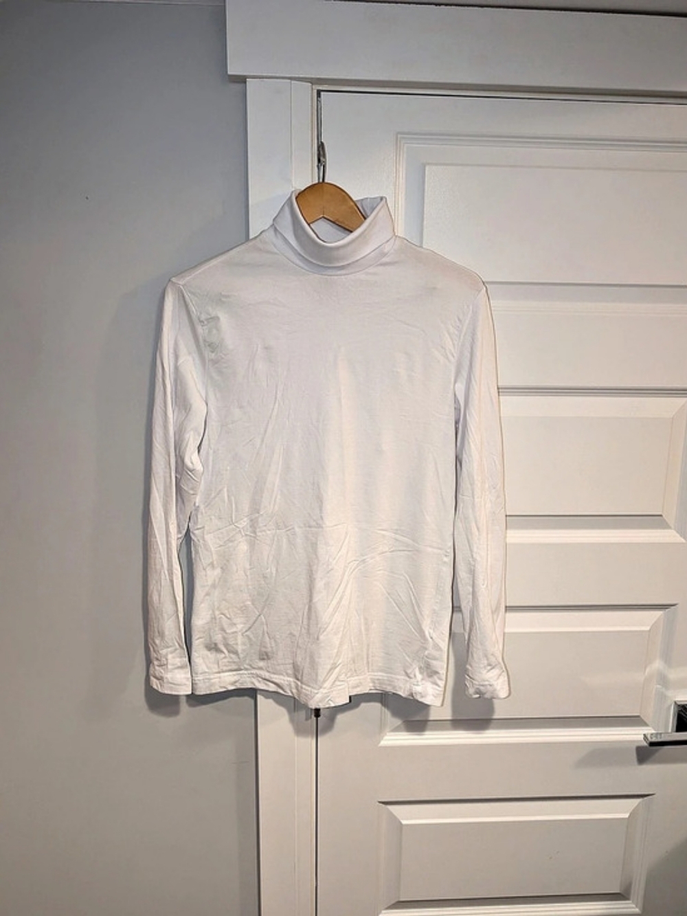H&M Slim Fit Turtleneck Sweater Long Sleeve White Medium